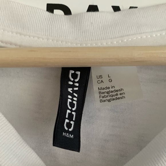 💕H&M white crop tee top💕 - Picture 2 of 2